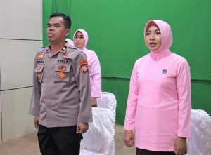 WAKAPOLRES  Dampingi wakil ketua Bhayangkari Gowa Hadiri HKGB secara virtual