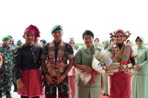 Pangdam Hasanuddin : Keberadaan Korem 142/Tatag Bantu Atasi Kesulitan Masyarakat