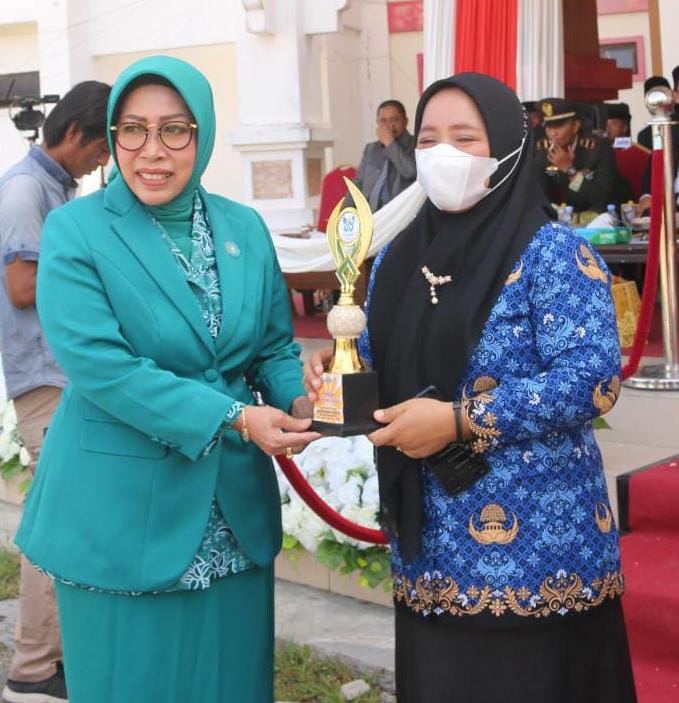 Ketua PPK Pasangkayu Menyerahkan Penghargaan ke Puskesmas Terbaik | NEWS TV