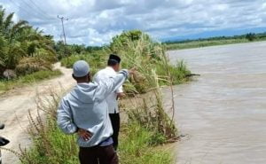 Derasnya Arus Sungai Lariang, Akses Jalan Kalindu Terancam Terputus
