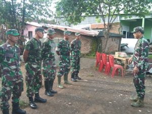 Kodim 1408 Mksr Melakukan Beda Rumah Kapten Inf Amir Koramil Tamalanrea Makassar Ikut Kegiatan Pembongkaran  Rumah, Sebagai Langkah Cepat Menanggapi Perintah KASAD
