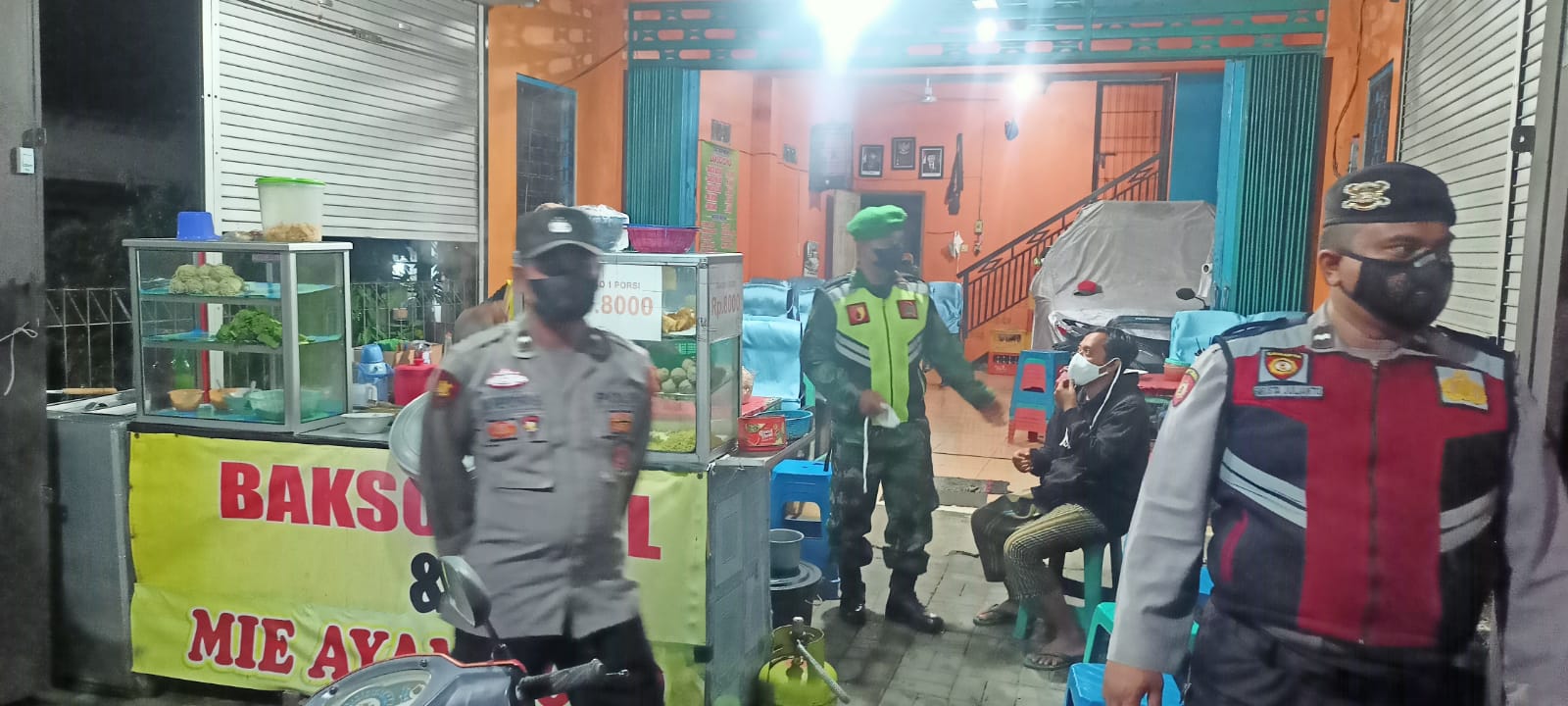 Peduli Kesehatan Warga, Kodim 0808/Blitar Bersama Polres Blitar Gelar Patroli Gabungan Dan Penegakan Protkes | NEWS TV