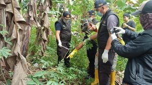 Mayat Bayi Terbungkus Plastik Gegerkan Warga Romang Polong, Polisi Di Gowa Lakukan Olah TKP