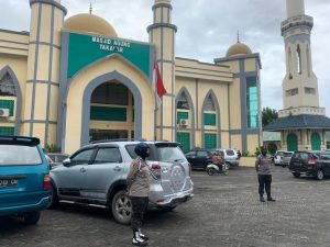 Polwan Polres Takalar Rutin Laksanakan Pengamanan Sholat Jum’at