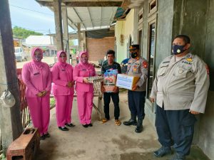 Bentuk Empati dan Kepedulian, Kapolsek Galut Bantu Warganya Yang Tertimpa Musibah
