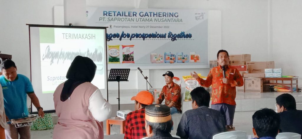 Produk Pupuk PT Saprotan Utama Nusantara Memberikan Pencerahan Kepada Petani Sawit di Pasangkayu | NEWS TV