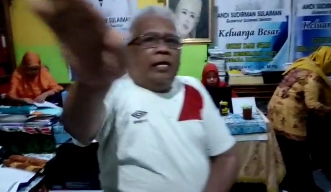 Kepsek SMP Jaya Negara, Makassar Diduga Tak Berikan Ijazah Siswa Yang Sudah Lulus | NEWS TV