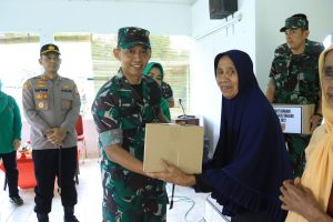 Polres Takalar dan Kodim 1426 Bagikan Paket Sembako