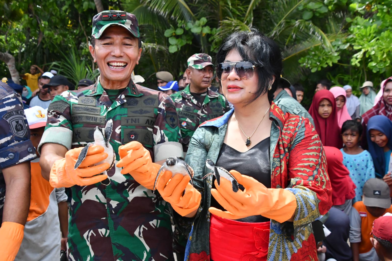 Hari Nusantara 2022 Pangdam Hasanuddin Apresiasi Kegiatan Tanam Magrove dan Lepas Tukik di Wakatobi | NEWS TV