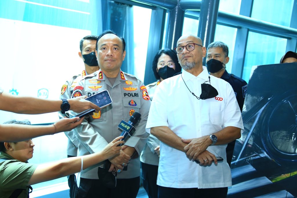 Polri Pamerkan Lukisan Para Difabel di Bandara Soetta | NEWS TV