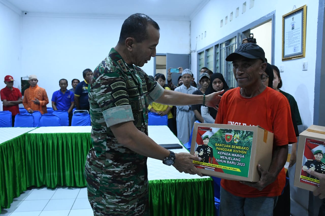 Jumat Berkah, Warga Kec. Mariso Ucapkan Terimakasih Kepada Pangdam | NEWS TV