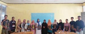 Jalin Silaturahmi, Guru SMA Negeri 1 Pasangkayu Serahkan Raport ke Wali Siswa
