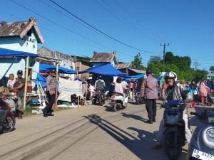 Wujud Pelayanan Prima Polsek Polut Untuk Masyarakat, Dalam Pengamanan Dan Pengaturan Lalu Lintas Di Pasar Tradisional 