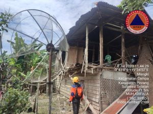 PULUHAN RUMAH WARGA DI PINRANG RUSAK, DAMPAK BENCANA ANGIN KENCANG