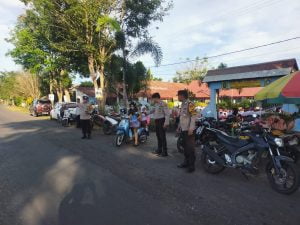Ciptakan Kamseltibcarlantas di Hari Pertama Masuk Sekolah, Polsek Mapsu Lakukan Pengaturan Lalu Lintas