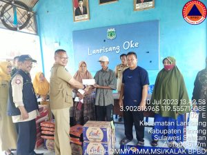 BPBD PINRANG SALURKAN BANTUAN DARURAT BAGI KORBAN TERDAMPAK BENCANA ANGIN KENCANG