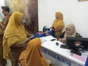 ANTUSIAS MILIKI IDENTITAS KEPENDUDUKAN DGITAL”GURU SDN 161/SMPN 5 PINRANG BERKUNJUNG KE DISDUKCAPIL