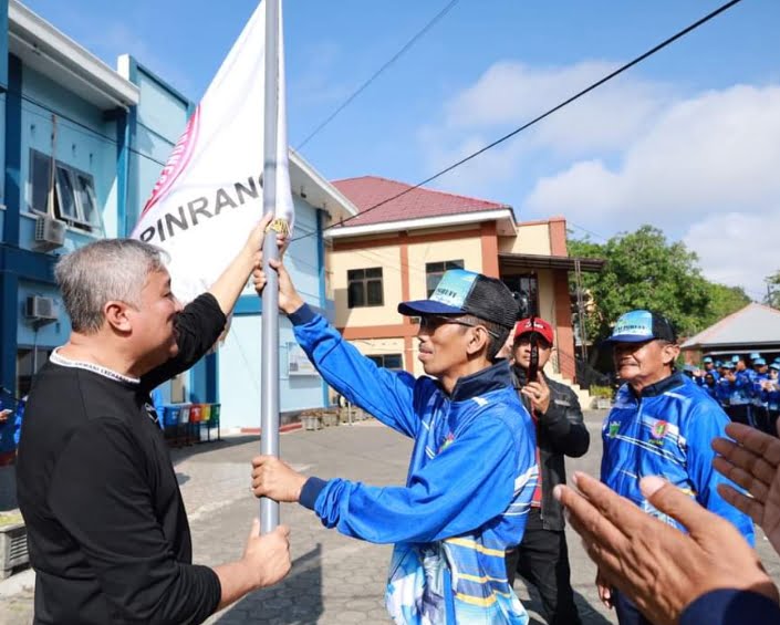 DILEPAS BUPATI PINRANG,RIBUAN GURU DI PINRANG AKAN IKUT PORSENI PGRI SULSEL DI SOPPENG | NEWS TV