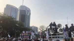 Massa Buruh, FPI dan Berbagai Ormas Turut Ramaikan Aksi Bela Rempang di Jakarta