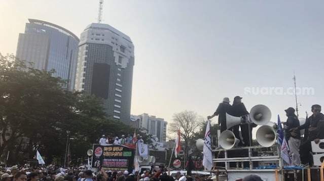Massa Buruh, FPI dan Berbagai Ormas Turut Ramaikan Aksi Bela Rempang di Jakarta | NEWS TV