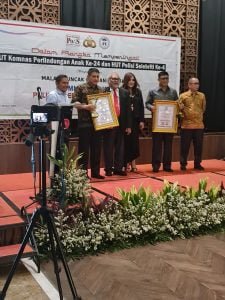 Kabid Humas Polda Sulsel Kombes Pol Komang Suartana, SH, S. I. K, MH, Menerima Penghargaan Polisi Selebriti (police Award) 2022 | NEWS TV