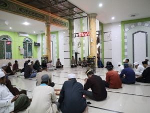Bentuk Upaya Mendekatkan Diri Polisi Dan Masyarakat Kapolres Palopo Melaksanakan Syafari SubuhDAERAH Bentuk Upaya Mendekatkan Diri Polisi Dan Masyarakat Kapolres Palopo Melaksanakan Syafari Subuh