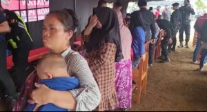 Tim medis Brimob Polri jemput bola beri pelayanan kesehatan pengungsi gempa Cianjur | NEWS TV