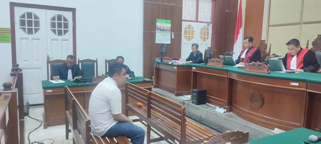 Hilangnya 500 Ton Beras Di Gudang Lampa Bulog Pinrang, Majelis Hakim Pengadilan TP Korupsi Makassar Menjatuhkan Penjara 8 Tahun Terdakwa Korupsi  | NEWS TV