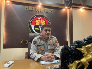 Polisi Rekayasa Lalu Lintas Saat Tabligh Akbar Ustadz Dasaad Latif Di Depan Mapolrestabes Makassar