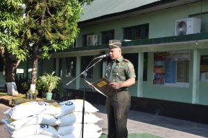 Tingkatkan moril dan semangat anggota, Dandim 1408/Mks bagikan sembako kepada seluruh anggota