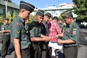 Marak Judi online,Intel Kodim 1408/Mks Sidak Hp Seluruh Personil Militer