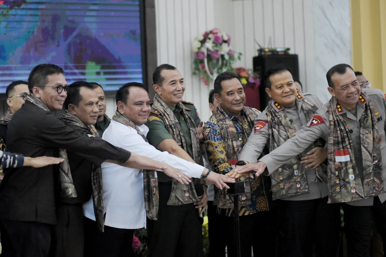 Apel Bersama Instansi, Tomas, BEM, Ormas, Perbankan Serta Media Yang Di Gelar Di Makodam XIV/Hsn, Untuk Menghadapi Pemilu 2024 | NEWS TV