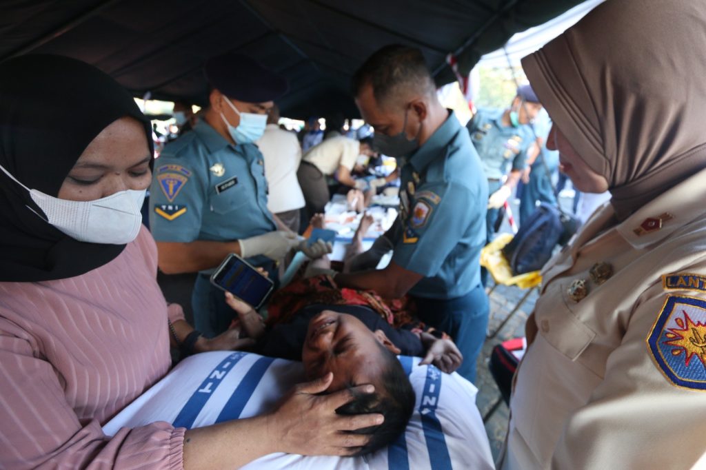 Semarak HUT TNI Ke -78 Bersama Tiga Matra, Dan Seluruh Stakeholder Melaksanakan Pesta Rakyat, Bazar, Bhakti Kesehatan, Sosial Di Wilayah Kodam XIV/Hsn