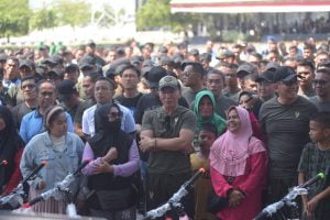 Semarak HUT TNI Ke -78 Bersama Tiga Matra, Dan Seluruh Stakeholder Melaksanakan Pesta Rakyat, Bazar, Bhakti Kesehatan, Sosial Di Wilayah Kodam XIV/Hsn | NEWS TV