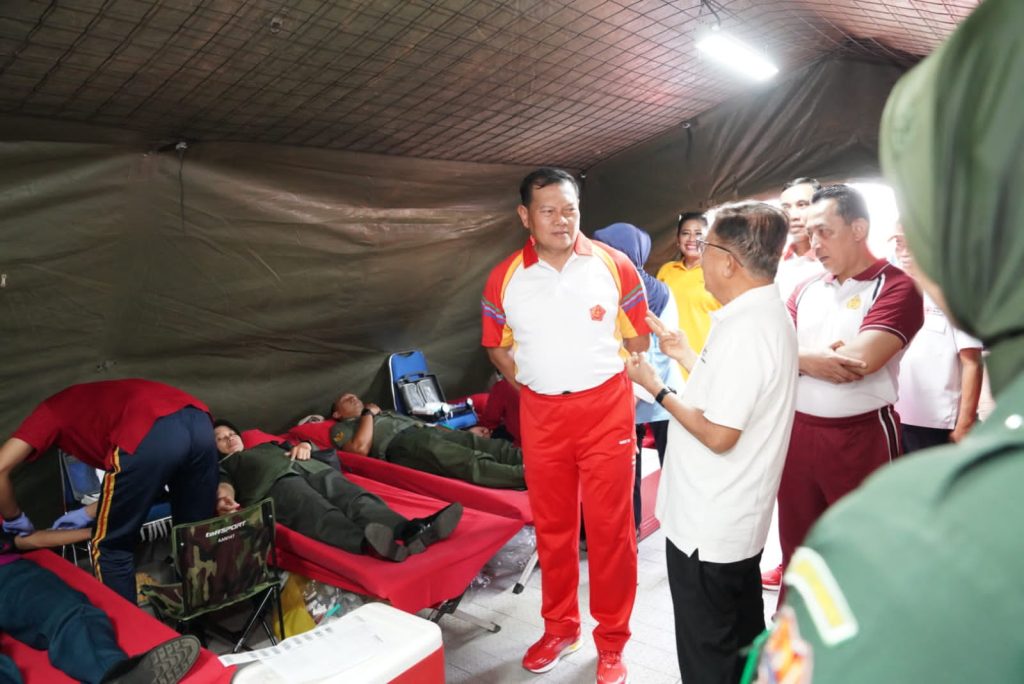 Peduli Rakyat, TNI Gelar Bakti Kesehatan Dan Panggung Hiburan