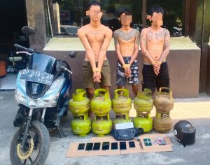 TIM OPSNAL LAKEKOMAE POLSEK MAMAJANG MELAKUKAN PENGUNGKAPAN KASUS CURAS-CURAT DI WILKUM POLSEK MAMAJANG | NEWS TV Indonesia