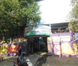 Rumah makan Ulu Juku Jl. Racing Centre makassar diduga memberikan upah kepada karyawannya tidak sesuai standar regional yang telah di tetapkan oleh pemerintah Rumah makan Ulu Juku Jl. Racing Centre makassar diduga memberikan upah kepada karyawannya tidak sesuai standar regional yang telah di tetapkan oleh pemerintah