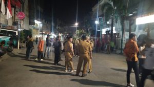 Menyambut Hari Kemerdekaan Republik Indonesia Yang Ke- 78, Camat Kecamatan Wajo Menggelar Apel Upacara Renungan Malam Depan Makam Pangeran Diponegoro | NEWS TV