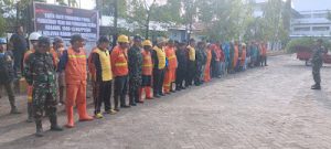 Koramil 1408-13/Rappocini Gelar Aksi Karya Bakti Pembersihan Selokan