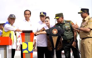 Panglima TNI Dampingi Presiden RI Resmikan Tiga Jembatan di Jawa Tengah
