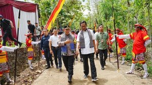 Kapolri Jenderal Listyo Sigit Prabowo Resmikan 10 Sumur bor Polri Presisi di Gunungkidul dan Bagikan Sembako | NEWS TV Indonesia