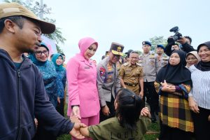 Kapolda Sulawesi Selatan Gelar Bakti Sosial, Bakti Kesehatan dan Pasar Murah.