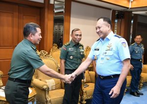 Tingkatkan Fungsi Penerangan TNI, Kapuspen TNI Kunjungi Kasau Awali Program Kerja 100 Hari Pertama