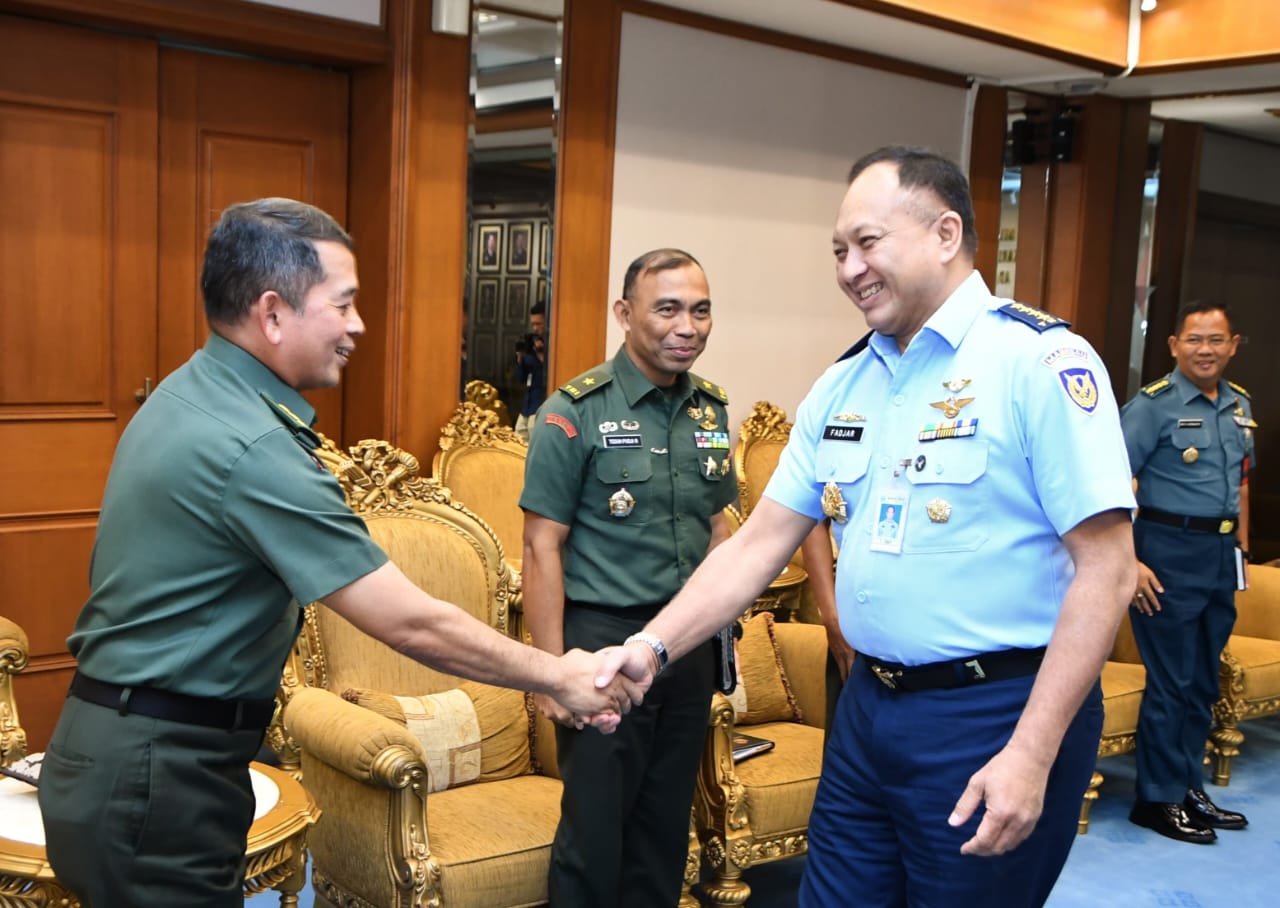 Tingkatkan Fungsi Penerangan TNI, Kapuspen TNI Kunjungi Kasau Awali Program Kerja 100 Hari Pertama | NEWS TV Indonesia