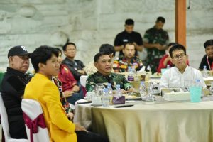Satukan Tekad Menuju Pemilu 2024 Aman dan Damai, Pangdam XIV/Hsn Gelar Silaturahmi Bersama Awak Media, Ormas, BEM serta Tokoh Pemuda se-Kota Makassar | NEWS TV Indonesia Satukan Tekad Menuju Pemilu 2024 Aman dan Damai, Pangdam XIV/Hsn Gelar Silaturahmi Bersama Awak Media, Ormas, BEM serta Tokoh Pemuda se-Kota Makassar | NEWS TV Indonesia