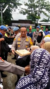 Kapolrestabes Makassar Turun Ke Lokasi Banjir, Pantau Posko Pengungsian Dan salurkan Bantuan Sosial Pada Masyarakat Yang Terdampak | NEWS TV Indonesia