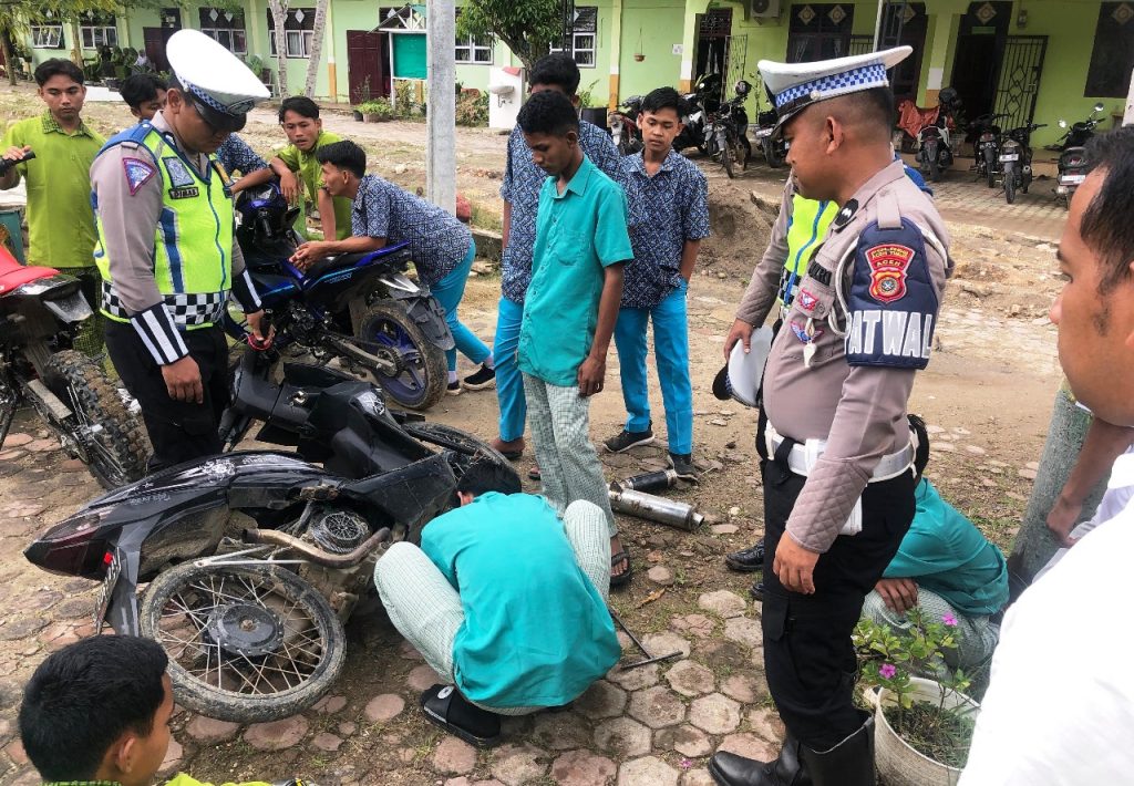 Sat Lantas Polres Aceh Timur Sosialisasi Larangan Knalpot Brong di SMAN 1 Ranto Peureulak | NEWS TV Indonesia