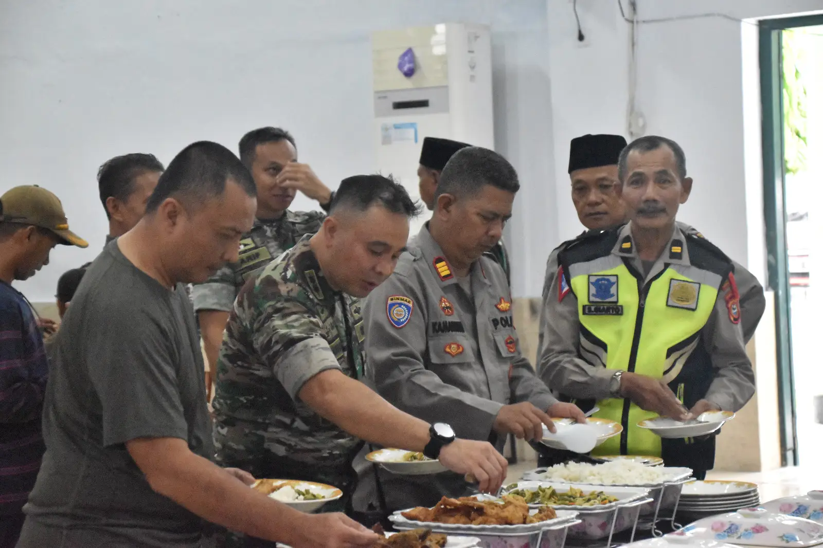 ADA APA...??? RATUSAN WARGA MENDATANGI, KODIM 1408/MKS  | NEWS TV Indonesia