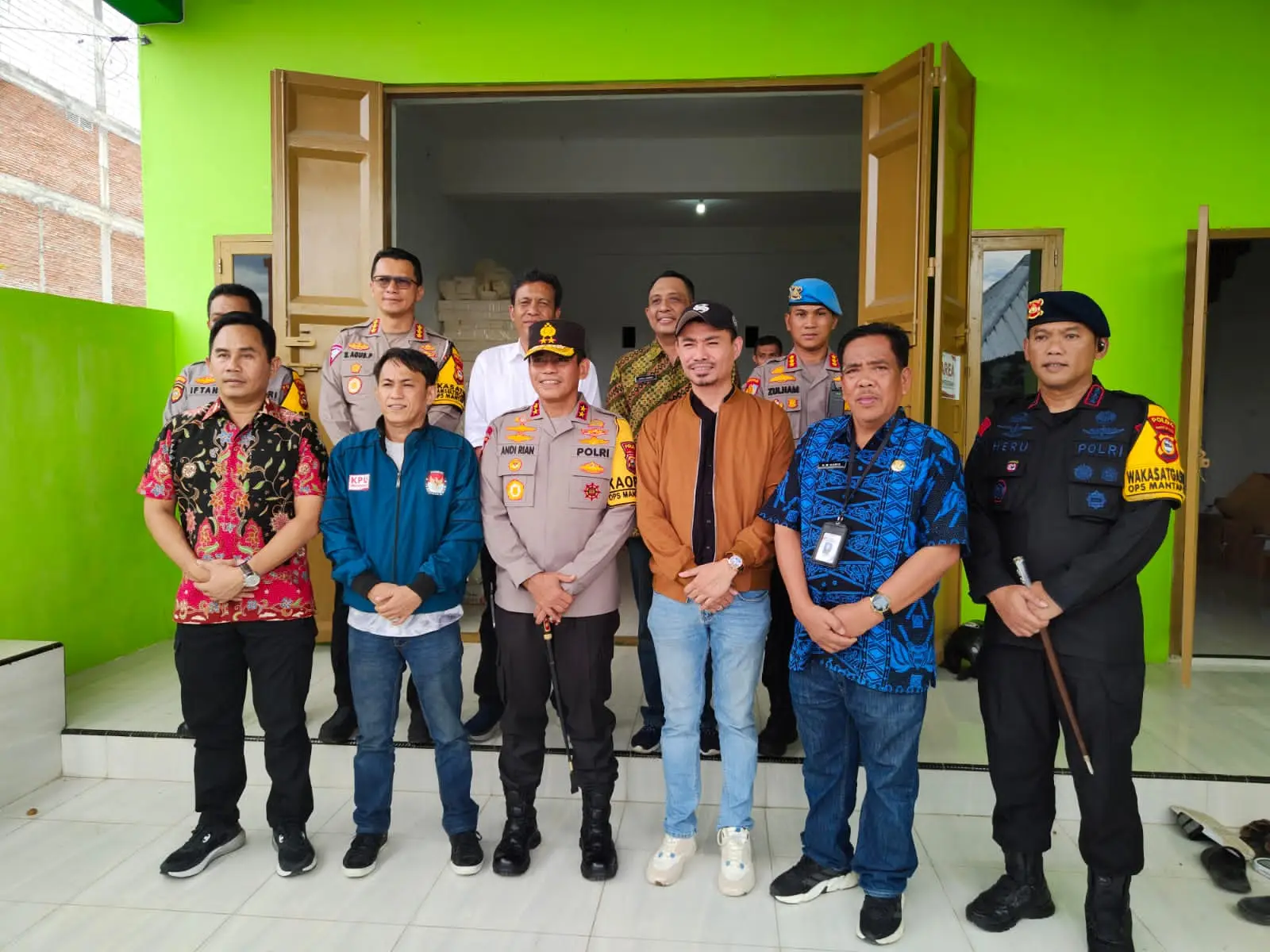 Kapolda Sulsel Kunjungi Gudang Logistik KPUD Bulukumba | NEWS TV Indonesia