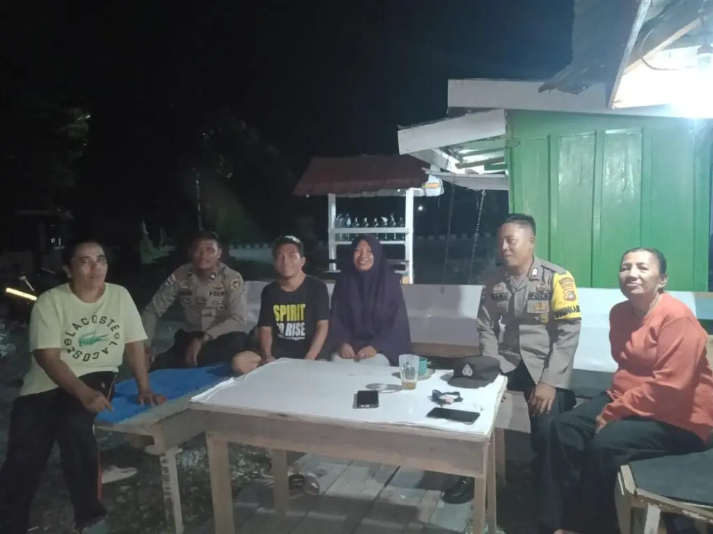 Mencegah Gangguan Kamtibmas Hingga Aman Dan Kondusif, Polsek Ampana Kota Lakukan Patroli Malam